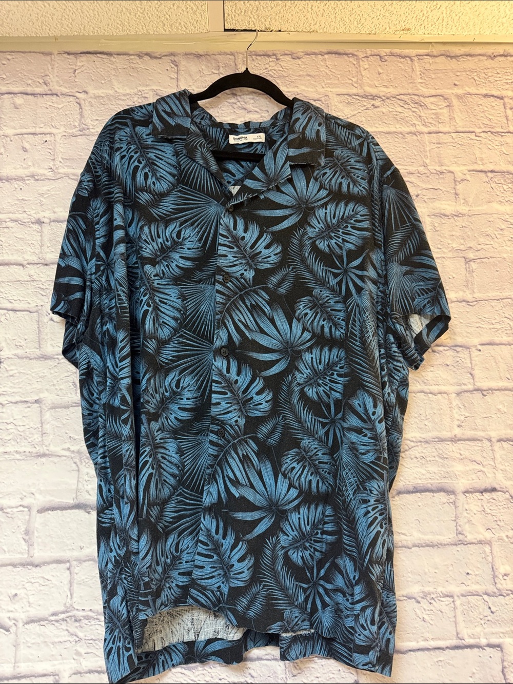 Sonoma Black & Blue Tropical Leaf Short Sleeve Button-Up Shirt